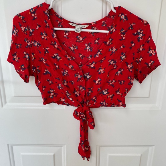 American Eagle Outfitters Red Flower Print Crop Top Tie Up Shirt - Picture 1 of 6